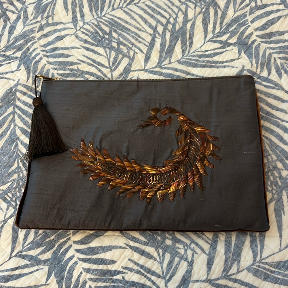 Purse with hand embroidery